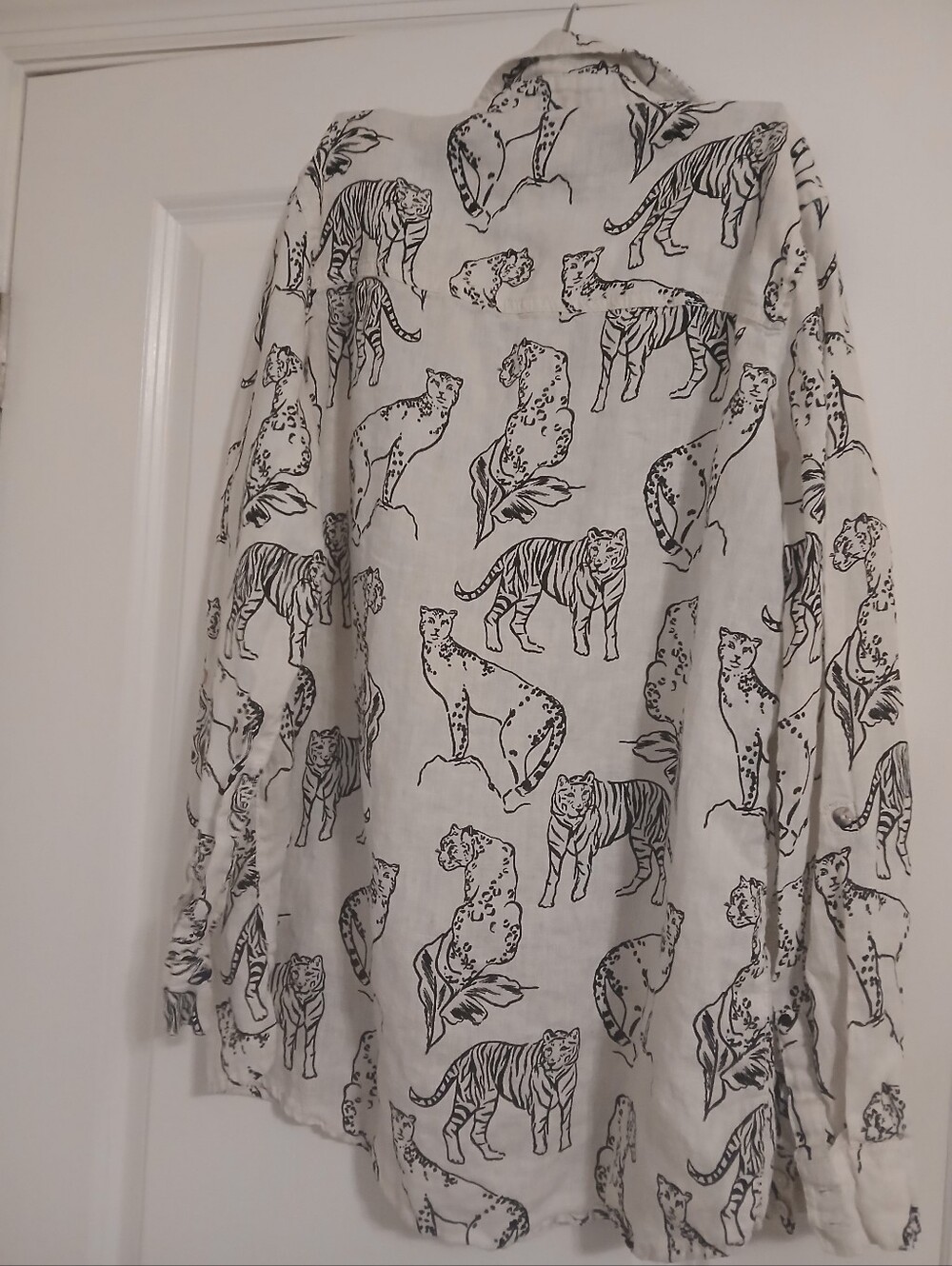 Pre-owned Animal Print Button-Up Shirt in White and Black S